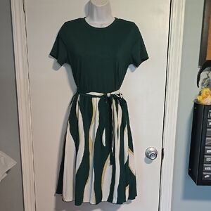 Elegant Green, Gold and White Dress Sz Large NEW